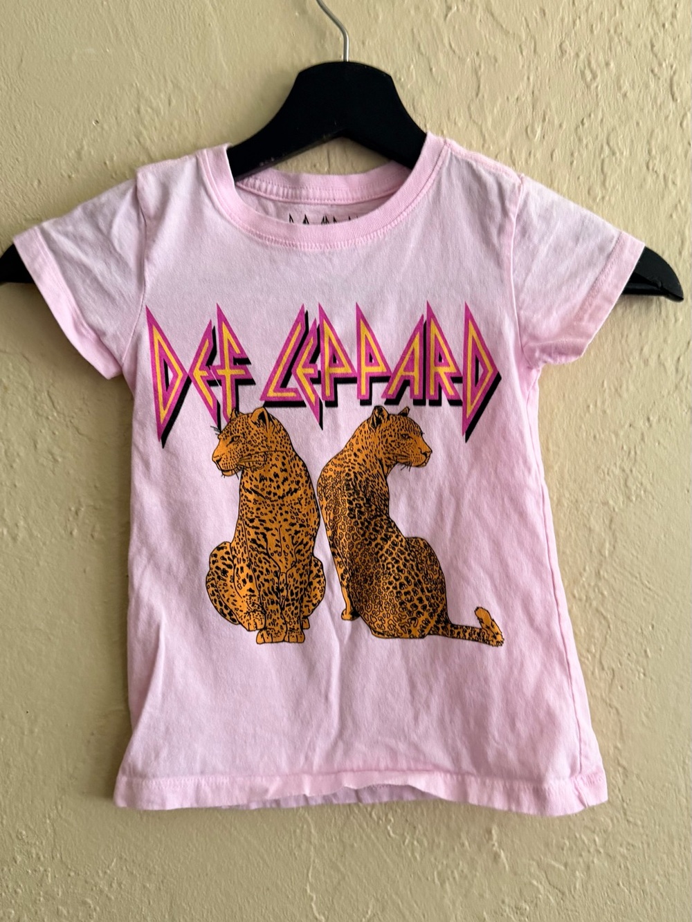 Def Leppard Kids' Pink Short Sleeve Graphic Tee